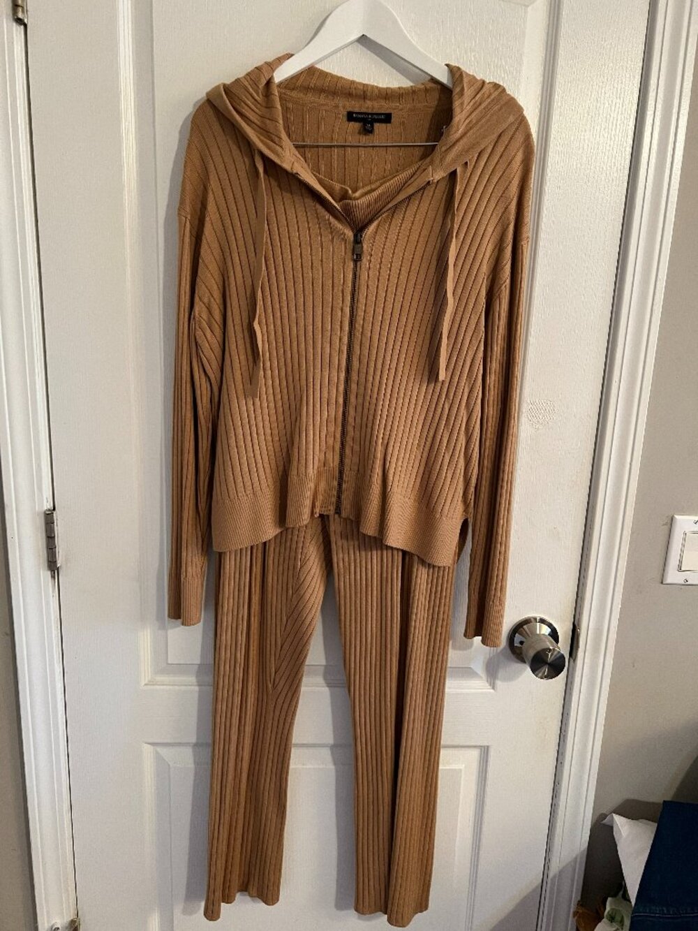 Banana Republic Sweater Hoodie/Pant Set – Carmel